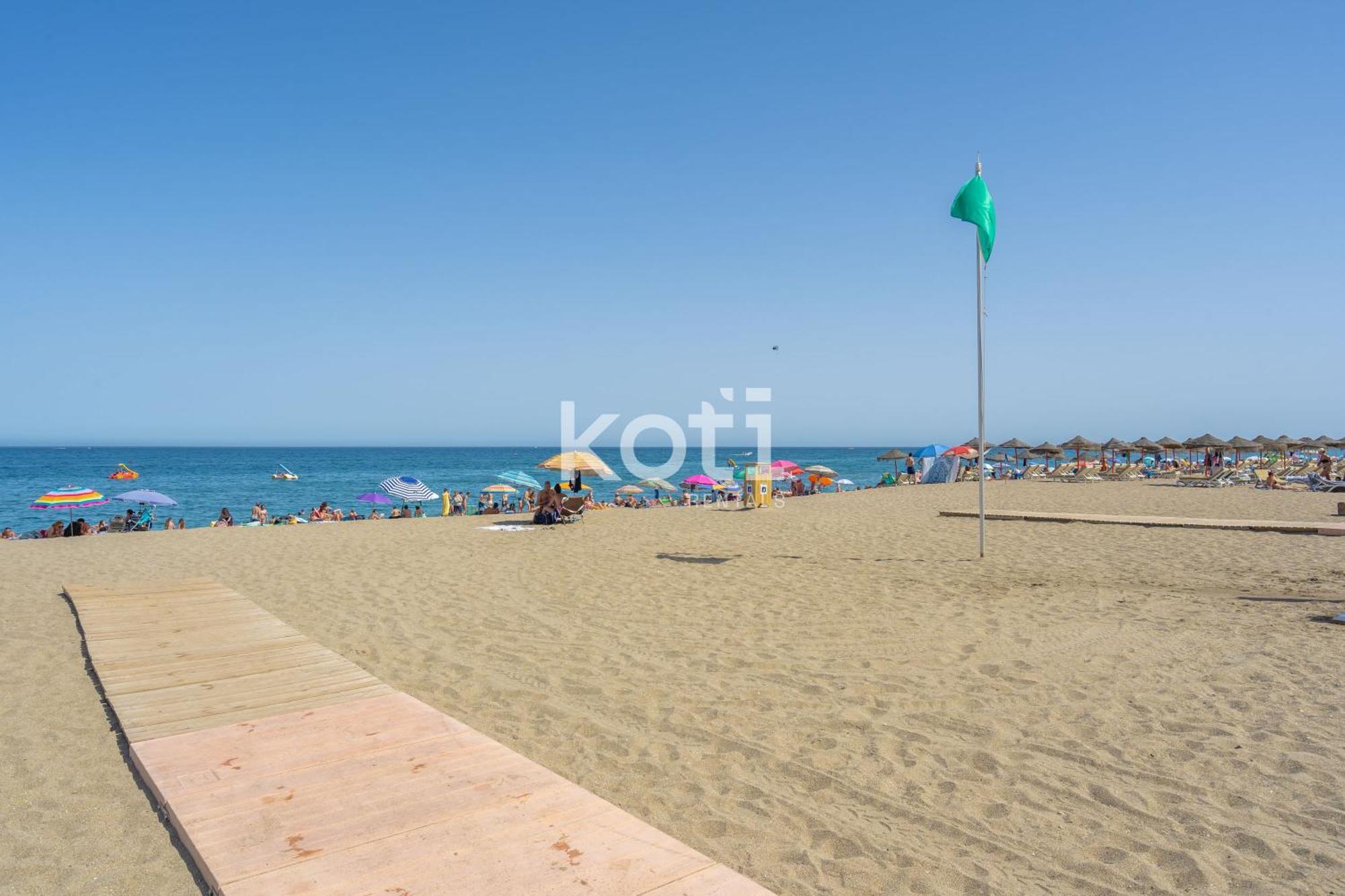 Apartamento Plaza Espana Фуeнхирола Екстериор снимка